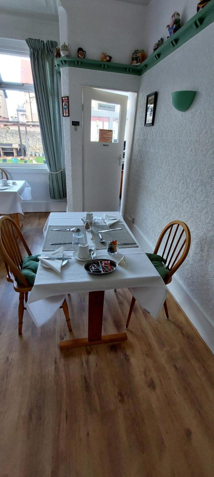Glenavon Guest House Llandudno Bagian luar foto