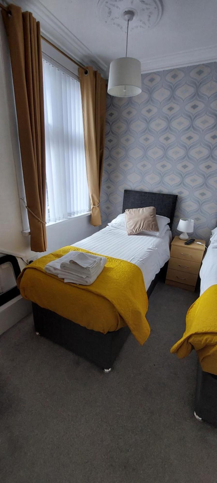 Glenavon Guest House Llandudno Bagian luar foto