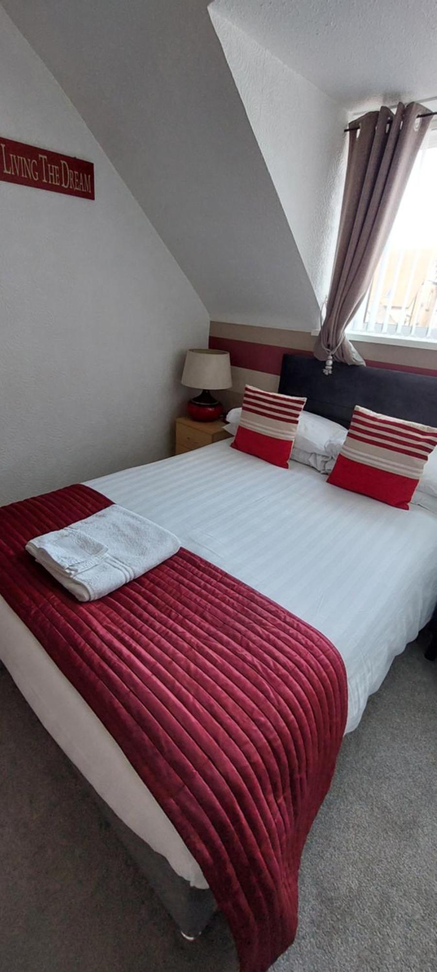 Glenavon Guest House Llandudno Bagian luar foto